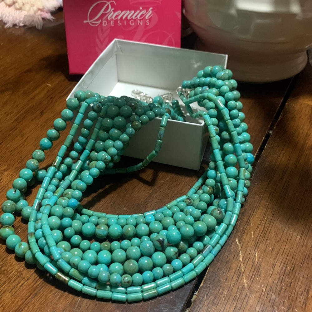 NWT Premier Designs Aloha Necklace - Picture 2 of 3